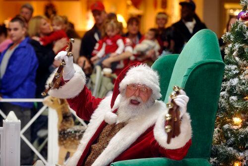 Santa arrives at Upper Valley Mall
