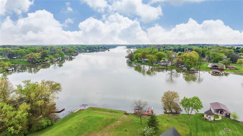 PHOTOS: Shawnee Lake house with 3 bedrooms, 4 baths on market in Jamestown