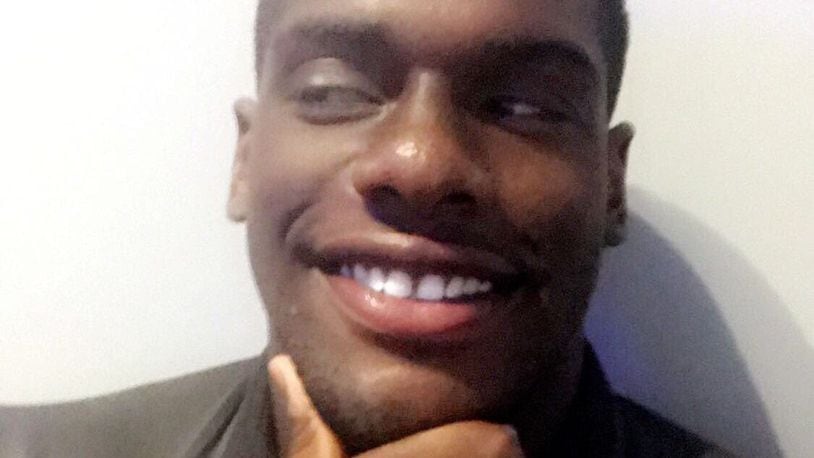 Carl Lawson shows off his fixed smile in a photo posted to his Twitter account @carllawson55.