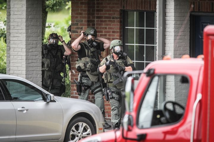 SWAT, police at Washington Twp motel
