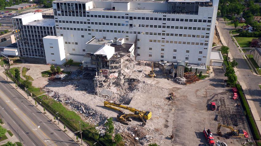 PHOTOS: Demolition of Good Samaritan Hospital continues