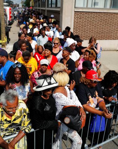 Photos: Aretha Franklin fans pay respects at viewings in Detroit