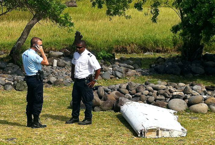 Plane parts - are they MH370?