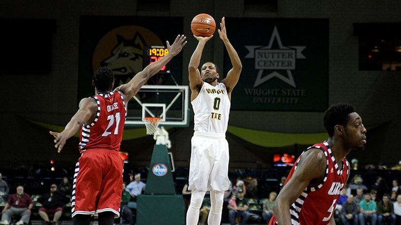 Senior Steven Davis scored a game-high 27 points to lead Wright State past Illinois-Chicago on Sunday at the Nutter Center. TIM ZECHAR/CONTRIBUTED