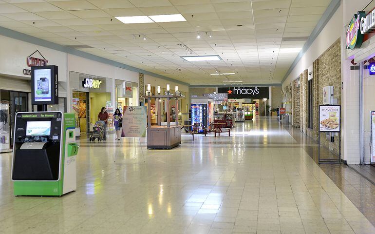 Chicago-based firm now managing Upper Valley Mall