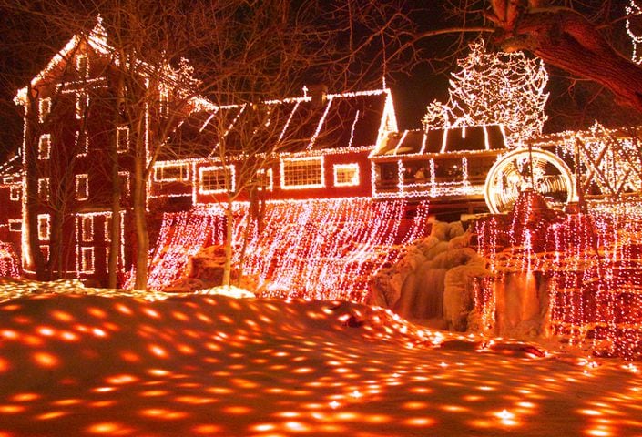 holiday light displays that will be open for Christmas