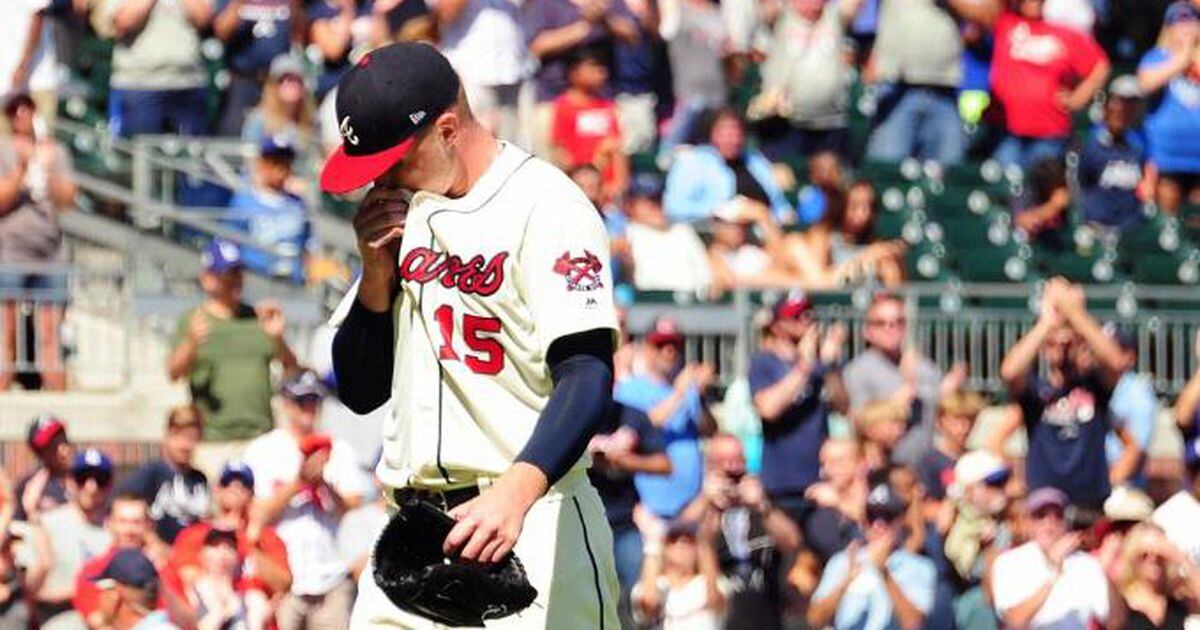 Chipper hits for emotional cycle in Hall of Fame speech