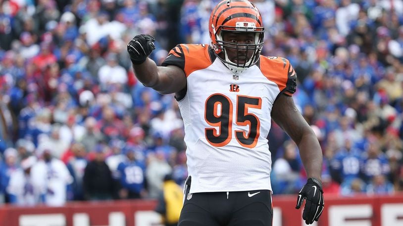 ORCHARD PARK, NY - OCTOBER 18: Wallace Gilberry #95 of the Cincinnati Bengals celebrates after getting a sack on EJ Manuel #3 of the Buffalo Bills during the first half at Ralph Wilson Stadium on October 18, 2015 in Orchard Park, New York. (Photo by Tom Szczerbowski/Getty Images)