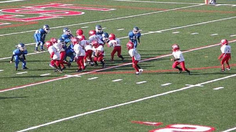 The Trotwood-Madison Pee Wee Rams beat the Hamilton Blue, 6-0.