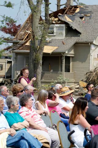 Local church hosts Sunday service outside after tornado