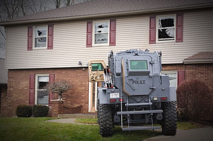PHOTOS: Investigation continues after Springfield standoff
