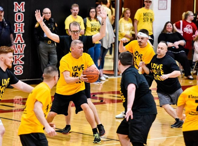 Two Butler County schools hold basketball game to benefit Madison teen battling cancer