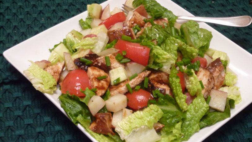 Barbecued Chicken Salad (Linda Gassenheimer/TNS)