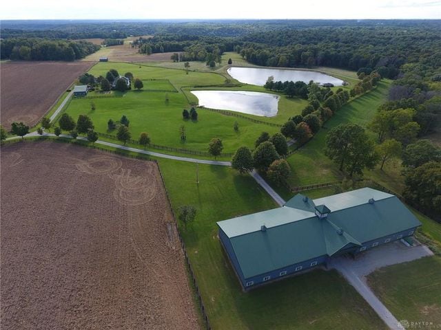 PHOTOS: 226-acre Clarksville home on market for nearly $4M