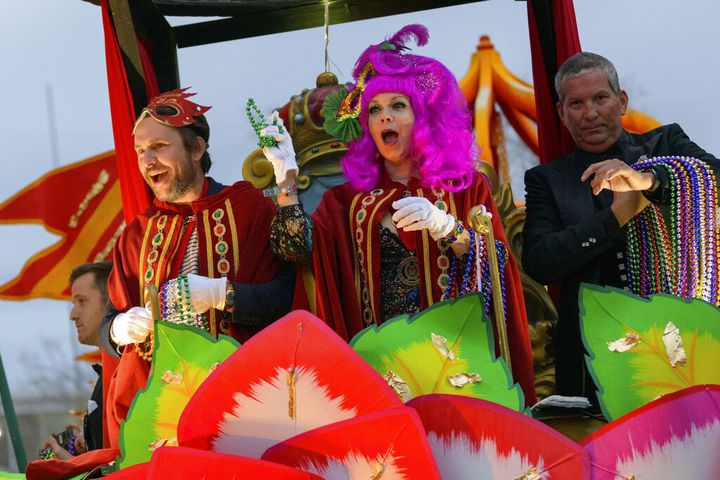Photos: Mardi Gras’ last blowout before lent, see the floats, stars