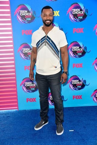 Photos: 2017 Teen Choice Awards red carpet