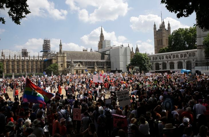 Photos: Protesters greet Trump during UK visit