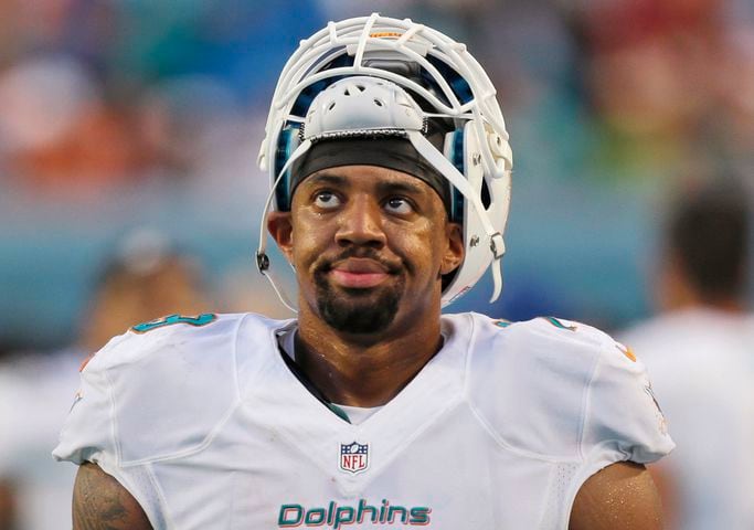 Miami Dolphins DL Derrick Shelby arrested for resisting arrest and trespassing