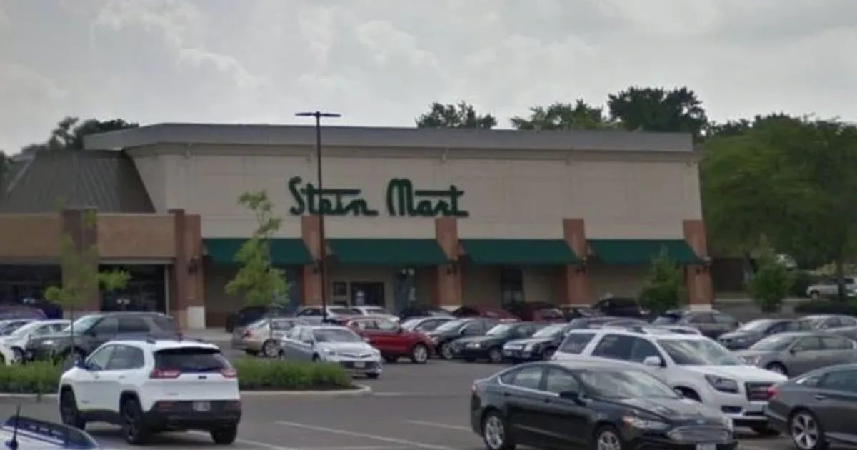 Is Stein Mart in Pittsford closing? Going-out-of-business signs are up