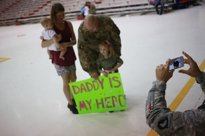 Military welcome home photos