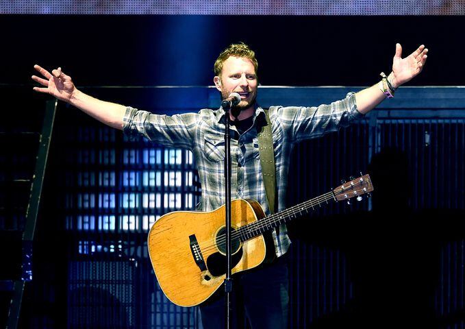 CMT Video of the Year - Dierks Bentley