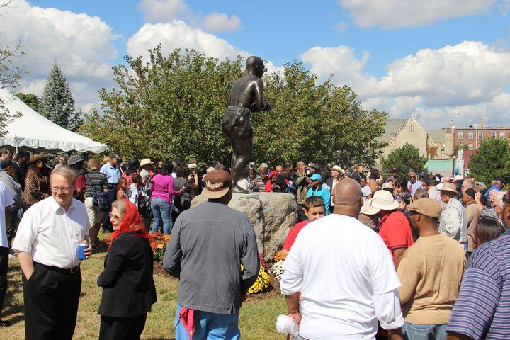 Davey Moore statue unveiled