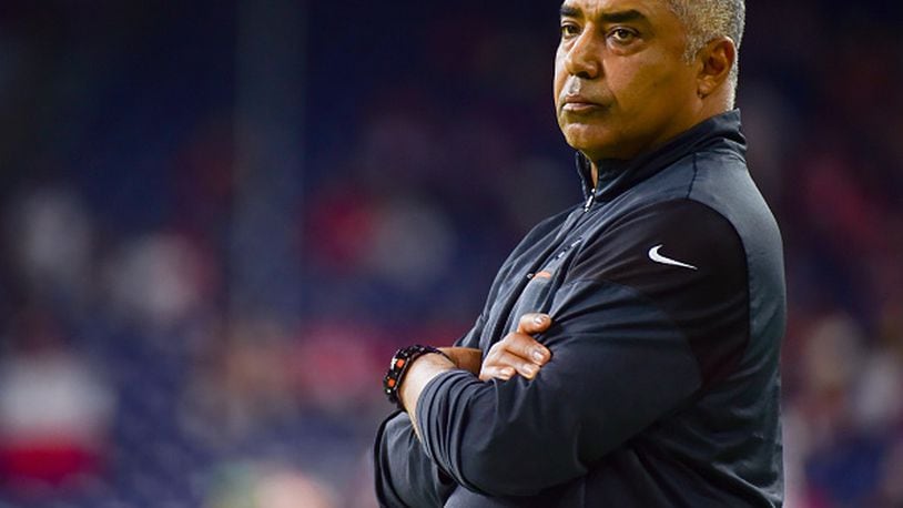 HOUSTON, TX - DECEMBER 24: Cincinnati Bengals Head Coach Marvin Lewis watches his team from the sideline during the NFL game between the Cincinnati Bengals and Houston Texans on December 24, 2016, at NRG Stadium in Houston, Texas. (Photo by Ken Murray/Icon Sportswire via Getty Images)