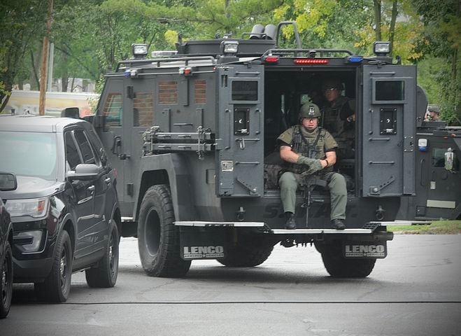 Swat at motel 6 photo Gorby