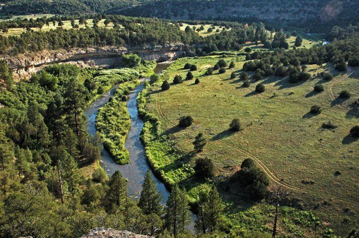 2,300-acre property has access to private river frontage