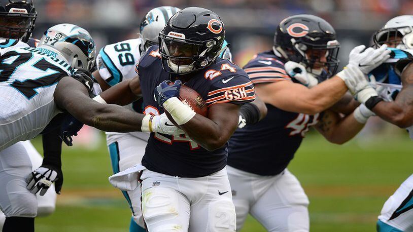 Chicago Bears running back Jordan Howard rushes during first quarter action against the Carolina Panthers on Sunday, Oct. 22, 2017 at Soldier Field in Chicago, Ill. The Bears defeated the Panthers 17-3. (Jeff Siner/Charlotte Observer/TNS)