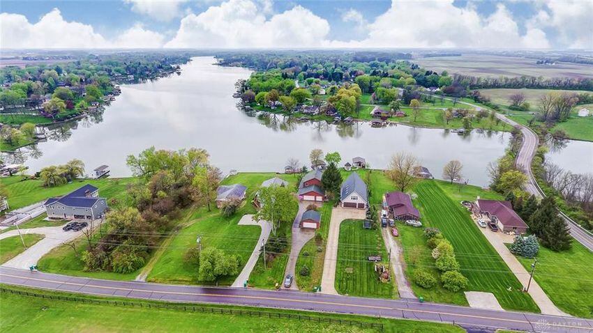 PHOTOS: Shawnee Lake house with 3 bedrooms, 4 baths on market in Jamestown