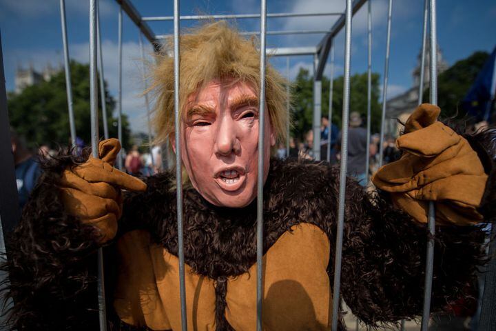 Photos: Protesters greet Trump during UK visit