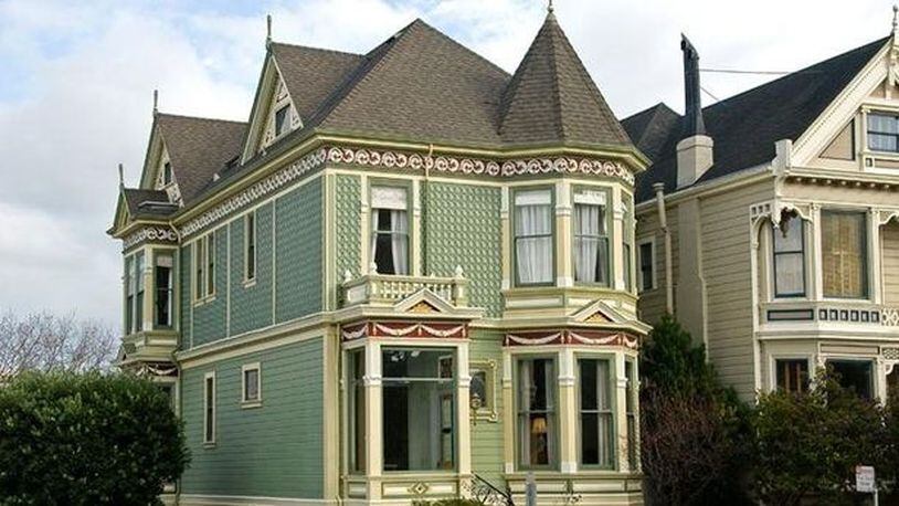 One of San Francisco's famous "Painted Ladies" has sold for $900,000 dollars less than its asking price.