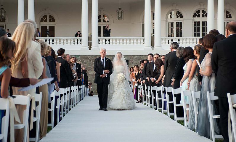 Chelsea Clinton weds Marc Mezvinsky
