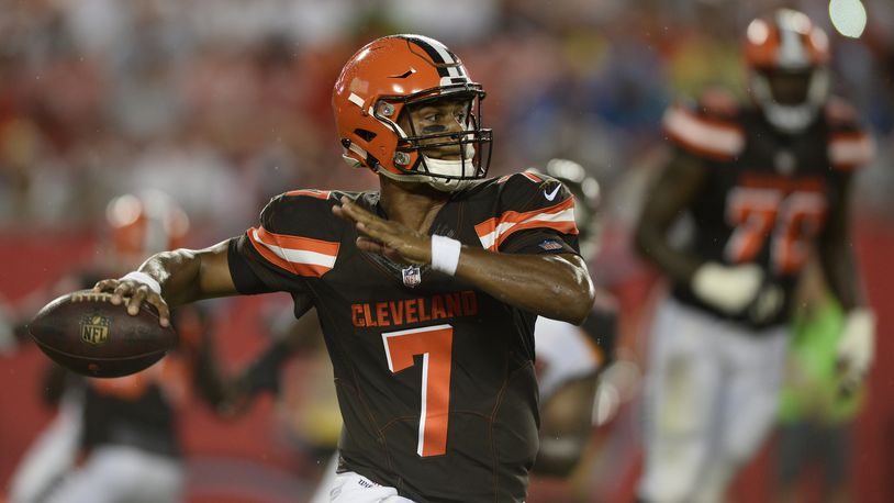 Cleveland Browns quarterback DeShone Kizer (7) throws against the Tampa Bay Buccaneers during the second quarter of an NFL preseason football game Saturday, Aug. 26, 2017, in Tampa, Fla. (AP Photo/Jason Behnken)