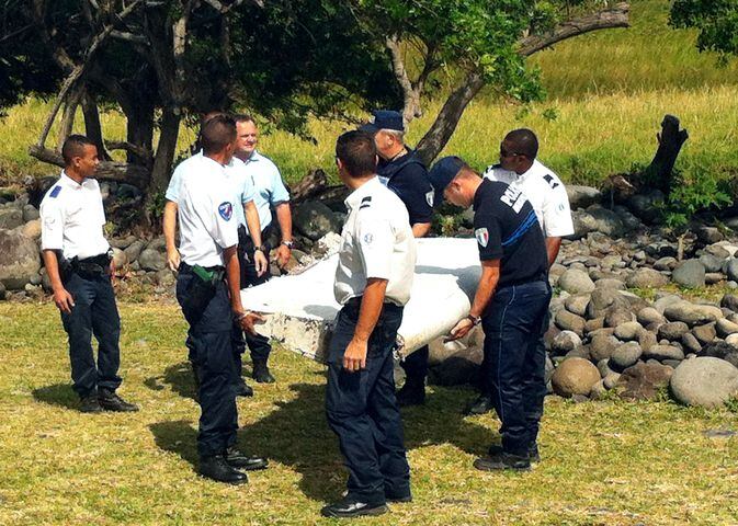 Plane parts - are they MH370?