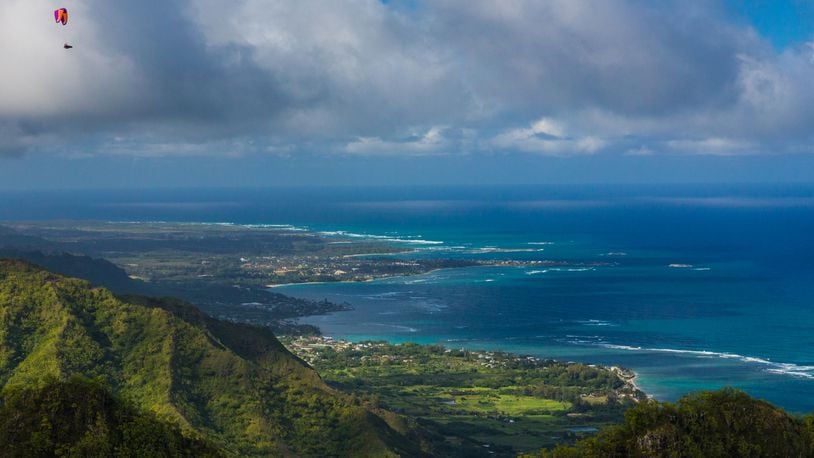 Looking north along the Windward Oahu coast. (Tor Johnson/Hawaii Tourism Authority)
