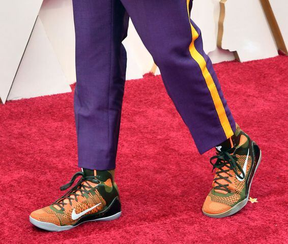 2020 Academy Awards: Spike Lee wears purple suit honoring Kobe Bryant
