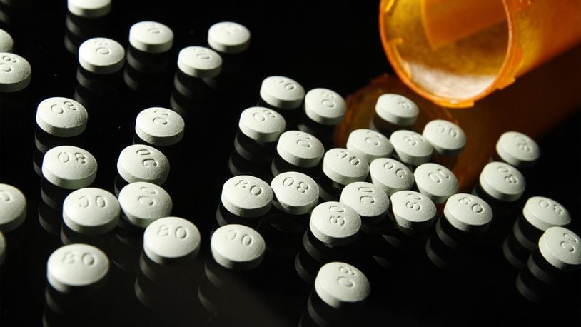OxyContin, in 80 mg pills, in a 2013 file image. A recent trial suggests opioids had no pain-relieving adventage over common painkillers in a yearlong trial. (Liz O. Baylen/Los Angeles Times/TNS)