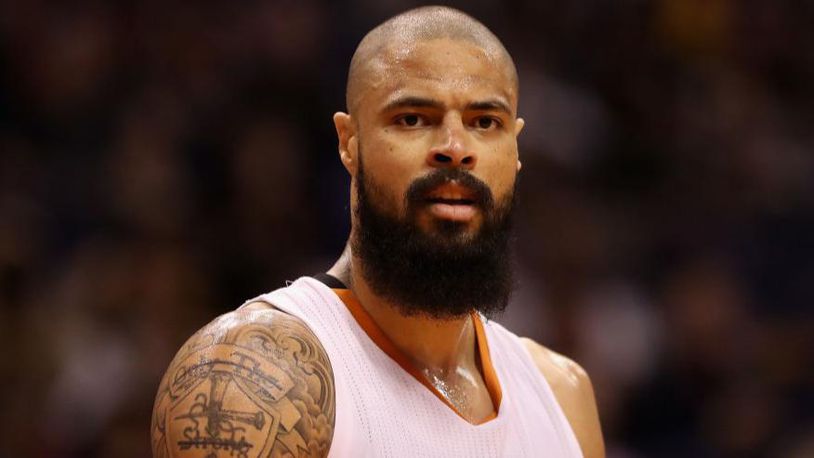 Tyson Chandler helped execute an unusual play to help the Phoenix Suns edge the Memphis Grizzlies on Tuesday night.