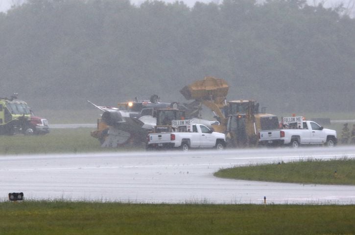PHOTOS: Thunderbird flips on its top at Dayton Air Show