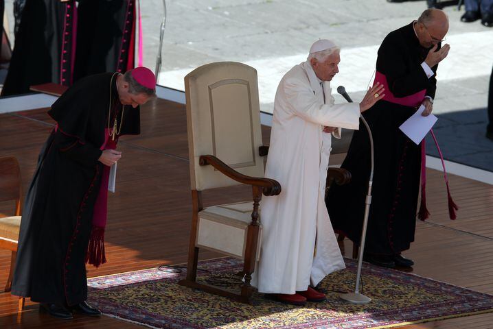 Benedict XVI resigns Thursday