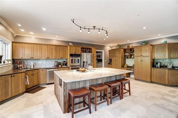 PHOTOS: Centerville-area luxury home has updated kitchen, bathroom