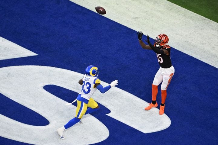 Cincinnati Bengals wide receiver Tee Higgins makes a touchdown during the 2022 Super Bowl in Inglewood, Calif. Feb. 13, 2022. (Ben Solomon/The New York Times)