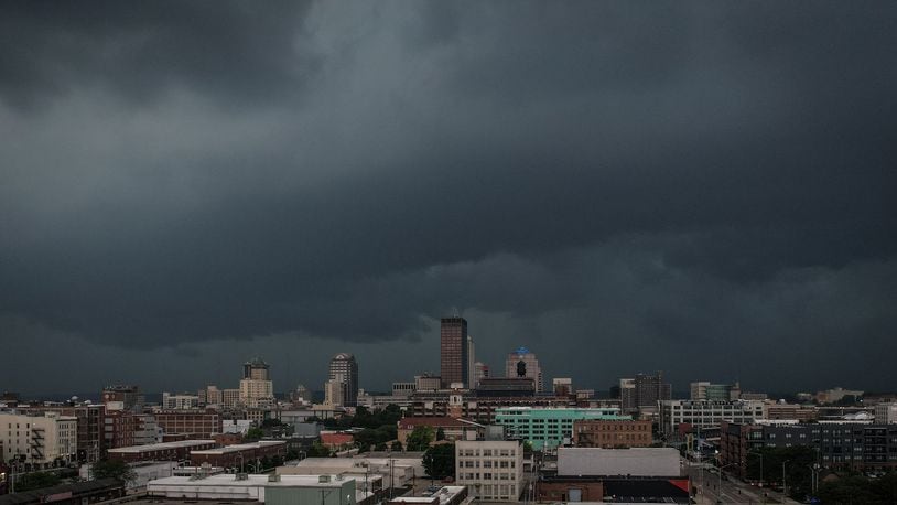 Severe storm moves into Dayton from the west. Jim Noelker/Staff