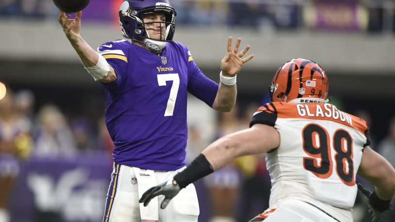 MINNEAPOLIS, MN - DECEMBER 17: Case Keenum #7 of the Minnesota Vikings passes the ball in the first half of the game against the Cincinnati Bengals on December 17, 2017 at U.S. Bank Stadium in Minneapolis, Minnesota. (Photo by Hannah Foslien/Getty Images)