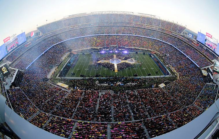 Coldplay starts halftime show