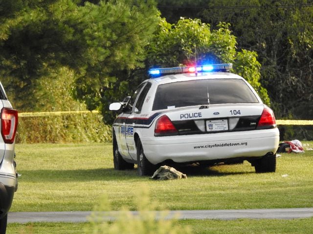 Middletown officer, suspect shot