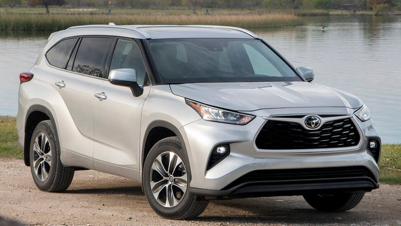 The fourth-generation 2020 Toyota Highlander offers the choice between a powerful V6 or new-generation hybrid powertrain, with the gas version offering up to a manufacturer-estimated 24 MPG combined fuel economy and the Hybrid offering up to a manufacturer-estimated 36 combined MPG. Toyota photo