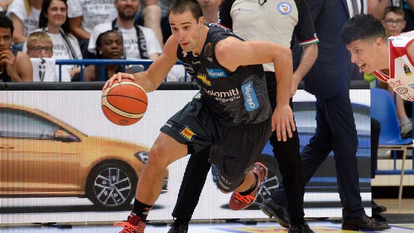TRENTO, ITALY - MAY 29: Aaron Craft of Dolomiti Energia Trentino handles the ball against during LegaBasket Serie A Playoffs match 3 beetwen Dolomiti Energia Trentino and EA7 Emporio Armani Milano at PalaTrento on May 29, 2017 in Trento, Italy. (Photo by Dino Panato/Getty Images)